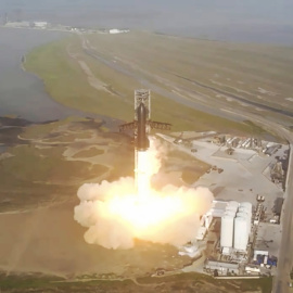 Momento del despegue del cohete Starship de SpaceX.