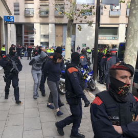 Desplegament d'agents dels Mossos d'Esquadra i de la Guàrdia Urbana contra els "narcopisos" / Europa Press