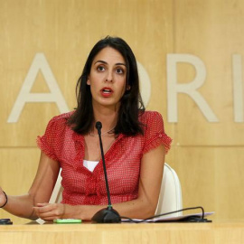 La portavoz del Gobierno municipal, Rita Maestre, durante la rueda de prensa ofrecida hoy en el Ayuntamiento madrileño. | MARISCAL (EFE)