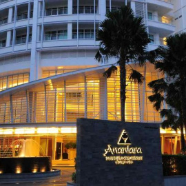 La entrada del Anantara Siam Bangkok Hotel, uno de los establecimientos emblemáticos de la cadena Minor.