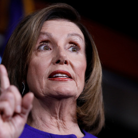 La presidenta de la Cámara de Representantes, Nancy Pelosi, antes de una votación de la Cámara sobre una Resolución de Poderes de Guerra. REUTERS