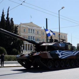 Desfile militar en Atenas.