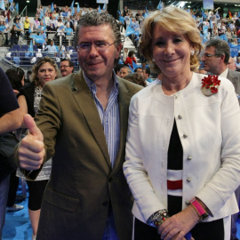 Francisco Granados y Esperanza Aguirre, juntos, en un acto del PP. Archivo EFE