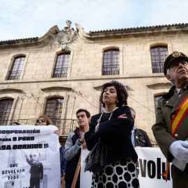 El actor Fernando Morán y la actriz Isabel Risco, caracterizados como Franco y Carmen Polo en una de las manifestaciones para pedir la devolución al pueblo de A Coruña de la Casa Cornide.