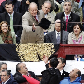 Don Juan Carlos durante una corrida de toros.- EFE