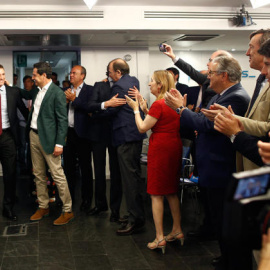 El presidente de la Xunta Alberto Feijóo, a la izquierda, con elp presidente del PP, Pablo Casado y el presidente de la Junta, Juanma Moreno Bonilla, en el último Comité Ejecutivo del partido en Madrid. EFE