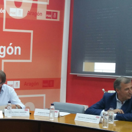 Javier Lambán y Carmen Dueso, durante una reunión de la ejecutiva autonómica del PSOE aragonés, de la que ambos forman parte