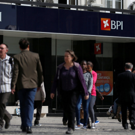 Una oficina del Banco Portgués de Inversiones (BPI), en Lisboa. REUTERS/Rafael Marchante