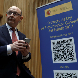 El ministro de Hacienda, Cristóbal Montoro, en el Congreso en la presentación de los Presupuestos de 2017. REUTERS