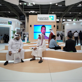 Stand de la petrolera Saudi Aramco en una feria energética en Manama, la capital de Bahrein. REUTERS/Hamad I Mohammed