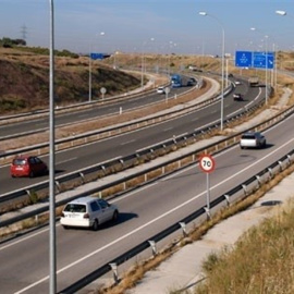 Autopista radial R-2 Madrid-Guadalajara, gestionada por una sociedad participada por ACS, Abertis, Acciona y Globalvía. E.P.