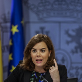 La vicepresidenta del Gobierno español, Soraya Sáenz de Santamaría, durante la rueda de prensa posterior a la reunión del Consejo de Ministros. EFE/Emilio Naranjo