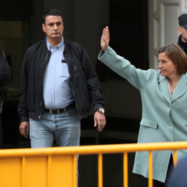 La presidenta del Parlament, Carme Forcadell, a sui salida del Tribunal Supremo, tras comparecer, con otros miembros de la Mesa de la Cámara, a raíz de la querella de la Fiscalía por la declaración de independencia catalana. REUTERS/Sergio 