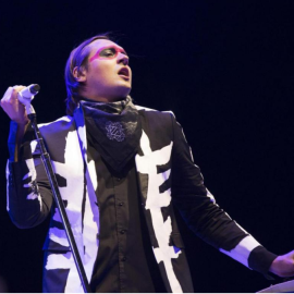 El vocalista principal Win Butler de Arcade Fire en la edición de 2014 del Festival de Música y Arte del Valle de Coachella/ REUTERS / Mario Anzuoni