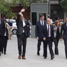 Los exconsejeros de la Generalitat Joaquim Forn (Interior), Dolors Bassa (Trabajo), Raul Romeva (Exteriores),Carles Mundó (Justicia), Jordi Turull (Presidencia),Maritxel Borrás (Gobernación), y Josep Rull (Territorio) a su llegada a la Audi