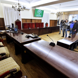 Vista de la sala de la Audiencia de Sevilla donde se juzga la macrocausa de los ERE. EFE/Raúl Caro