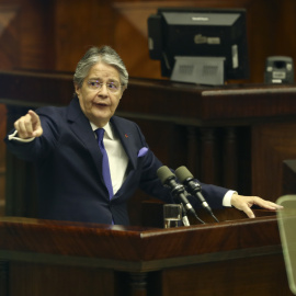 El presidente de Ecuador, Guillermo Lasso, interviene durante un juicio político de censura en su contra, en la sede de la Asamblea Nacional, en Quito.