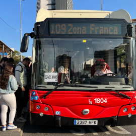 18/05/2023 - Un autobús a prop de l'Estació de Sants de Barcelona aquest dijous.