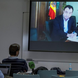 Vista del monitor de la sala de prensa de la Escuela Balear de la Administración Pública, durante la declaración del exvicealcalde de Madrid Manuel Cobo en el juicio por el caso Nóos. EFE