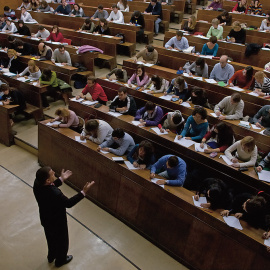 Una clase en la Universidad Complutense./PROMOMADRID/MAX ALEXANDER