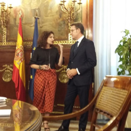 La ministra de Hacienda, María Jesús Montero, con el  presidente de la Xunta de Galicia, Alberto Nuñez Feijóo, en la sede del ministerio, en Madrid. XUNTA DE GALICIA