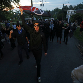 Más de 600 personas salen a las calles para protestar contra el supremacismo en Charlottesville./REUTERS