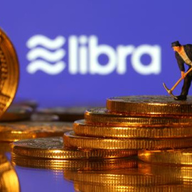 El gigante tecnológico Facebook aseguró hoy que no ofrecerá su criptomoneda "libra" hasta que se hayan aclarado todas "las preocupaciones regulatorias". Reuters