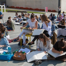 Estudiantes en el campus de Pamplona. Archivo