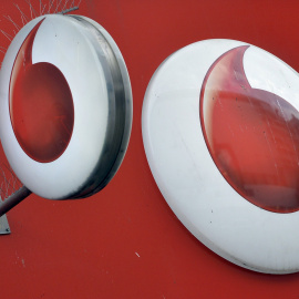 El logo de Vodafone en una tienda en Londres. REUTERS/Toby Melville