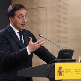 01/07/2022 El ministro español de Asuntos Exteriores, José Manuel Albares, ofrece una rueda de prensa durante la visita de la canciller chilena, Nozomi Okuhara, en Madrid