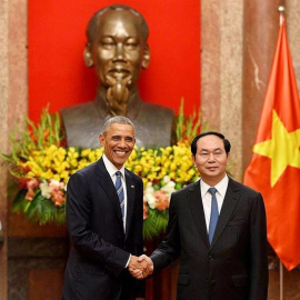 El presidente de EEUU, Barack Obama, junto al presidente de Vietnam, Tran Dai Quang. EFE/STR