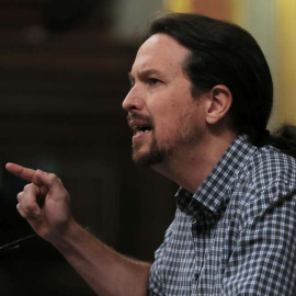 Pablo Iglesias interviene en la tribuna del Congreso. (SERGIO PÉREZ | REUTERS)