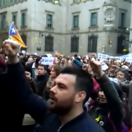 Manifestació a favor dels CDR a la Plaça de Sant Jaume de Barcelona