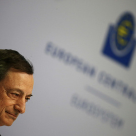 El presidente del Banco Central Europeo (BCE), Mario Draghi, en la rueda de prensa tras una reunión del consejo de gobierno de la entidad sobre la política monetaria. REUTERS/Kai Pfaffenbach