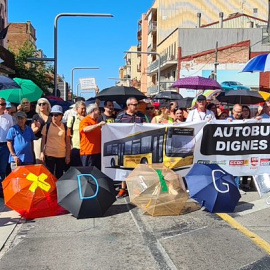 09/07/2022 - La manifestació d'aquest dissabte a Viladecans per exigir uns servei de bus digne al Baix Llobregat.