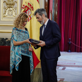 11/07/2022 El presidente del Tribunal Supremo y del Consejo General del Poder Judicial (CGPJ), Carlos Lesmes, le entrega las Memorias Anuales del Poder Judicial correspondientes a los años 2019 y 2020 a la presidenta del Congreso, Meritxell