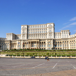 El Palacio del Pueblo, ubicado en el centro de Bucarest