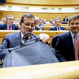 Mariano Rajoy y Rafael Catalá en el Senado. EFE