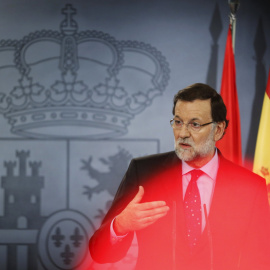 El presidente del Gobierno, Mariano Rajoy , durante la rueda de prensa conjunta con el primer ministro marroquí, Abdelilah Benkirán. REUTERS/Susana Vera