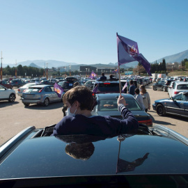 14/02/2021.- Miles de coches colapsan Jaén y la A-44 a su paso por la ciudad en protesta este domingo por el "ninguneo y el maltrato histórico" a la provincia, que ha estallado tras conocerse esta semana que Córdoba era la designada para ac