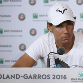 El tenista Rafael Nadal, durante la rueda de prensa en que ha explicado su retirada de Roland Garros. REUTERS/Stringer