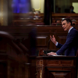 24/02/2021.-El presidente del Gobierno, Pedro Sánchez, interviene este miércoles durante la sesión de control en el Congreso de los Diputados. EFE/Emilio Naranjo