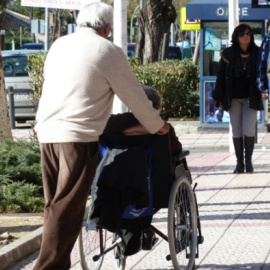 En 2017 más de 100 personas dependientes fallecieron al día sin haber recibido la prestación.