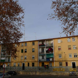 Vista general de que la entidad pretende desahuciar en el barrio de Alamín en Guadalajara.