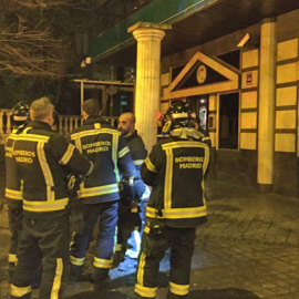 Lo bomberos acuden al lugar del accidente. EMERGENCIAS MADRID