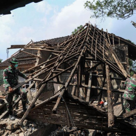 El terremoto causó daños estructurales en más de un centenar de edificios y el municipio de Pandeglang, el más cercano al epicentro (Fajar Ahmad - Fajar Ahmad / EFE)