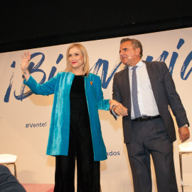 Narciso de Foxá con Cristina Cifuentes en un acto de campaña del PP.