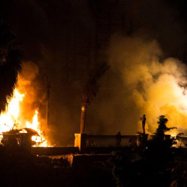 05/08/2019 - El incendio que se ha originado con una explosión en El Cairo (Egipto).  EFE/EPA/MOHAMED HOSSAM