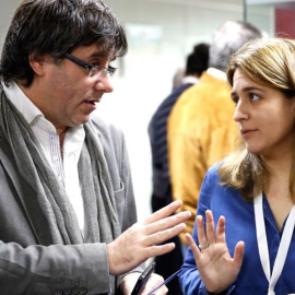 Carles Puigdemont y Marta Pascal, coordinadora general del Pdecat, en una foto de archivo. EFE