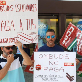 Protesta de los trabajadores de Ombuds en Huelva. CCOO